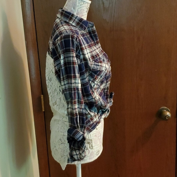 Long sleeve lace top - Picture 2 of 7